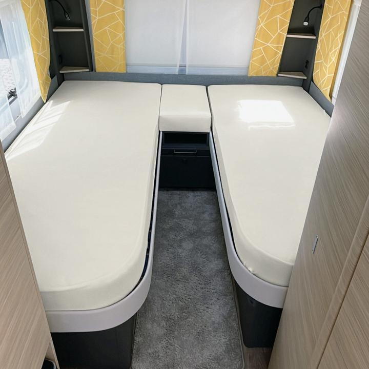 Actual product image Erwin Müller Spannbettlaken 3er-Set für Wohnmobil/Wohnwagen Heckbett (70 x 190 cm)