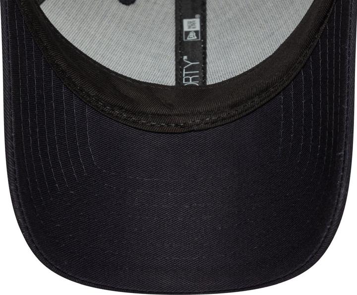 Actual product image New Era 9Forty Adjustable Cap - Pinstripe FC Chelsea Ivory