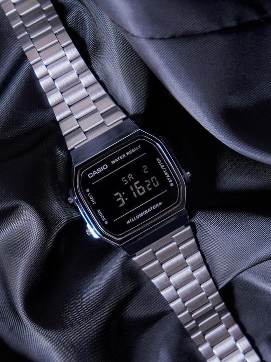 Produktbild Casio A168WEM-1EF (Digitaluhr, 36.30 mm)