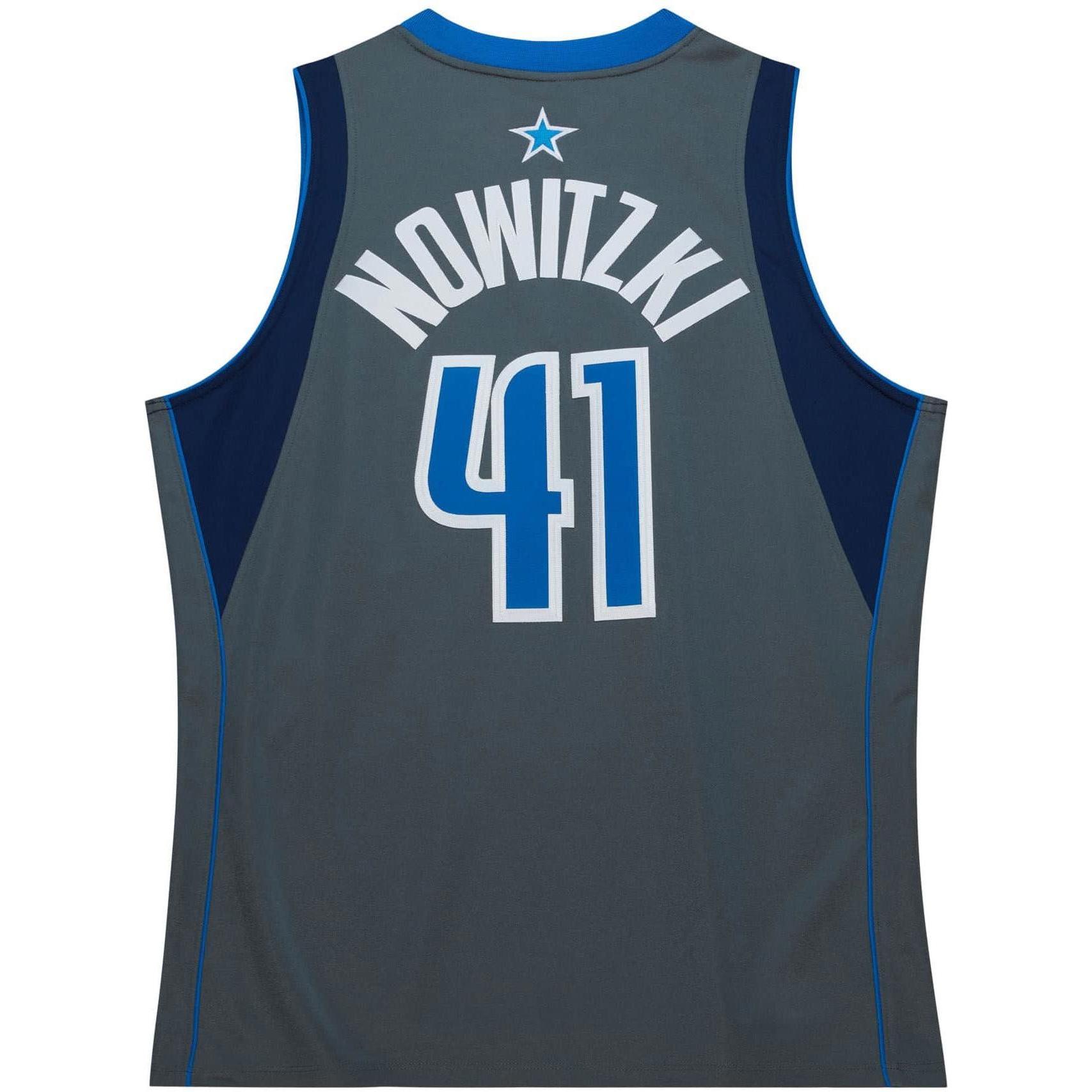 Thumbnail - Mitchell & Ness, Herren, Sportshirt, Dirk Nowitzki Dallas Mavericks Authentic Swingman Jersey - M (M), Grau, M