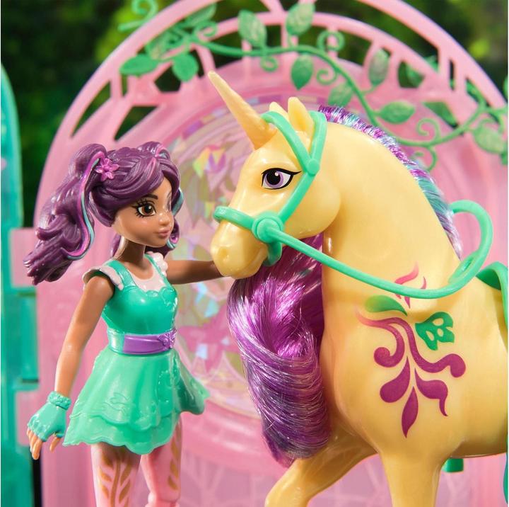 Actual product image Unicorn Academy - Small Doll Ava & Leaf Stable Playset