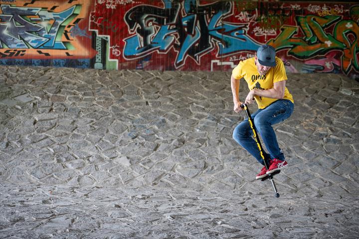 Produktbild Qu-Ax Pogo-Stick