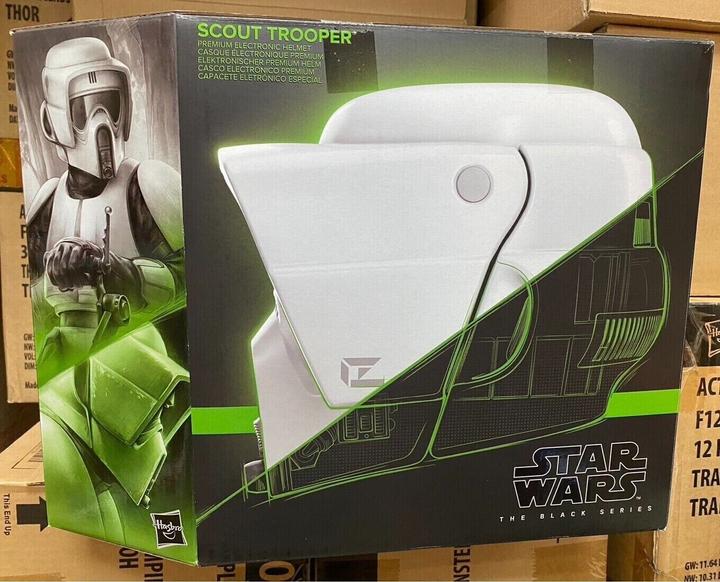 Produktbild Hasbro Star Wars Black Series elektronischer Helm Scout Trooper