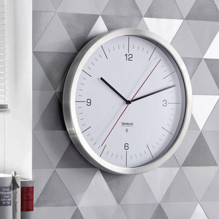 Actual product image Blomus Radio controlled wall clock CRONO white (31 cm)