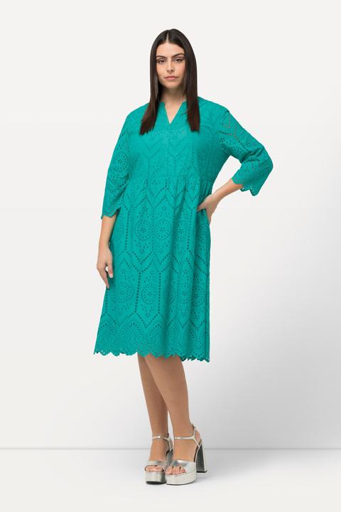 Image du produit Ulla Popken Robe midi en dentelle ajourée. Silhouette en A. Col tunisien et manches 3/4. (54)