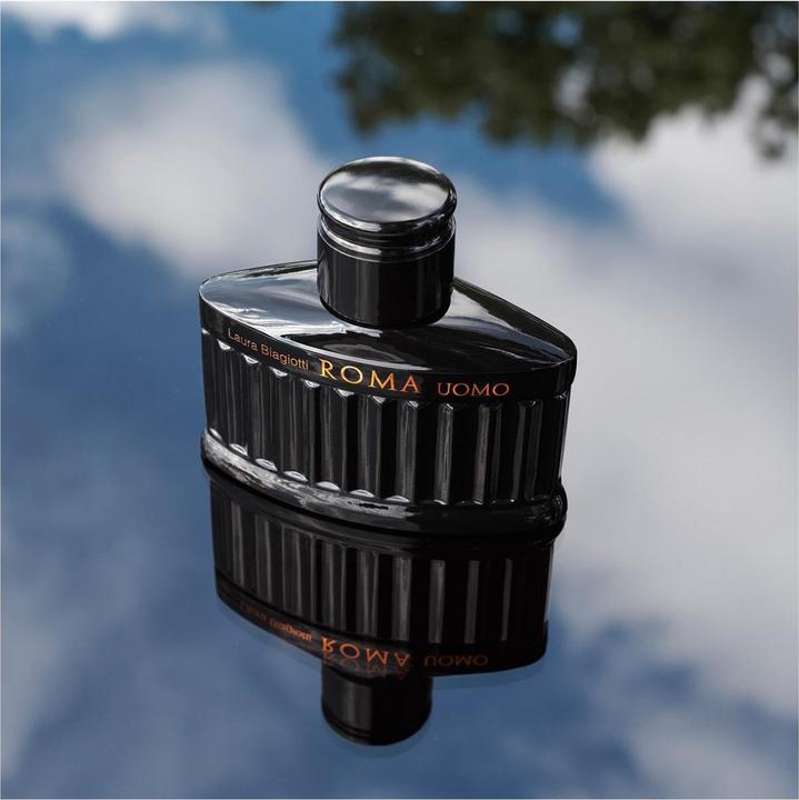 Actual product image Laura Biagiotti Roma Uomo Nero Estremo Eau de Parfum Intense Spr 40 ml (Eau de parfum, 40 ml)