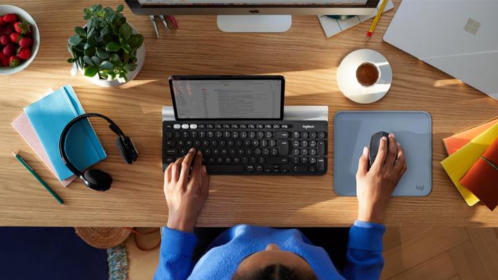 Actual product image Logitech Studio (S)