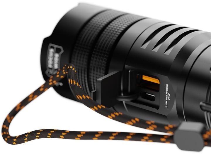 Immagine prodotto Xtorm mit Powerbank 10.500mAh, 1x USB-C PD 20W, 1x USB-A 18W Flashlight Powerbank Black (10500 mAh, 20 W, 20 Wh)