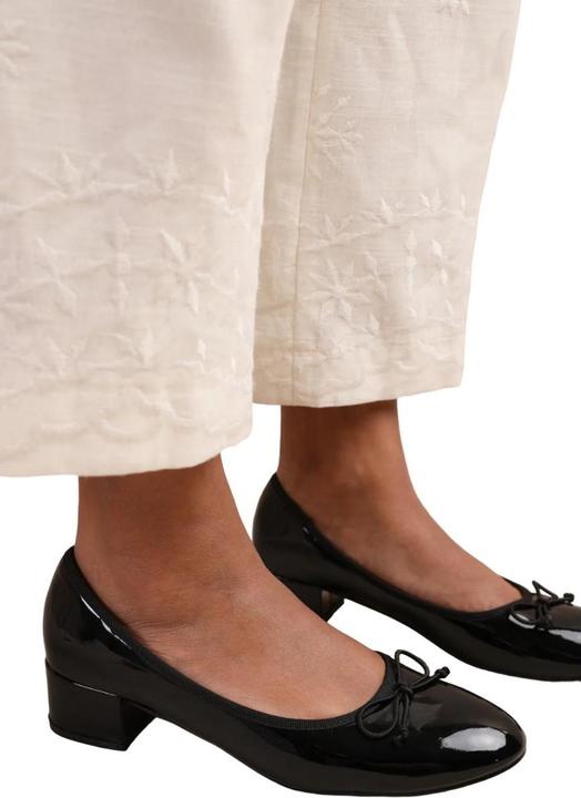 Actual product image Where's That From Womens/Ladies Wonder Bow Low Block Heel Court Shoes (41)