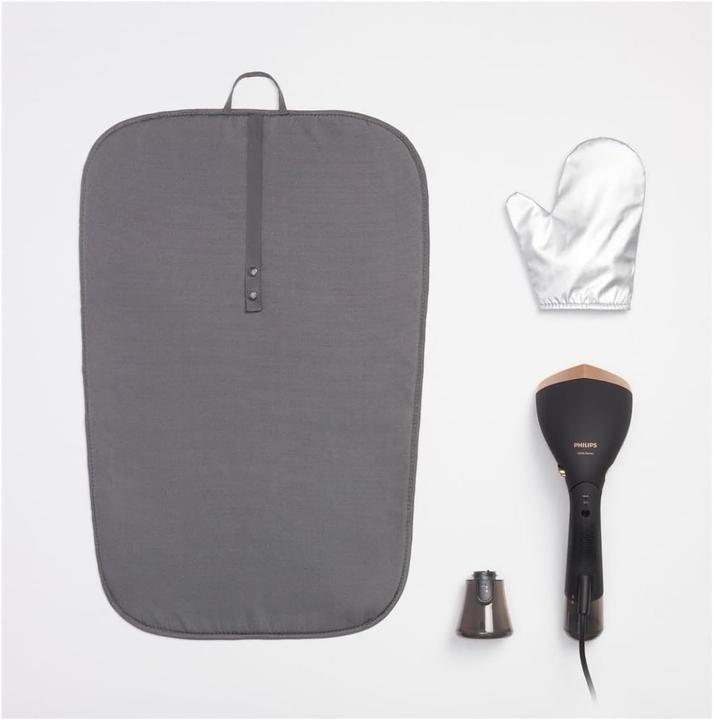 Actual product image Philips 7000 series STH7020/20 iron Steam iron Black (1500 W, 28 g/min)