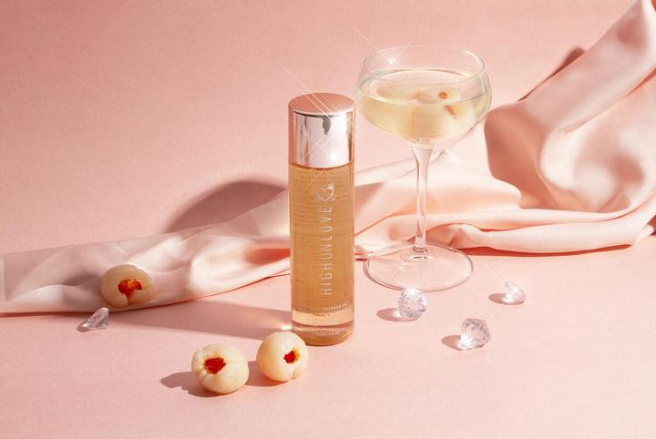 Produktbild High on Love Sensual Massage (120 ml)
