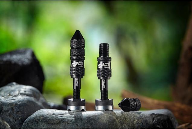 Actual product image e*13 Quick Fill Tubeless Schrader Valves, 23-31mm Depth, 2 pcs., black