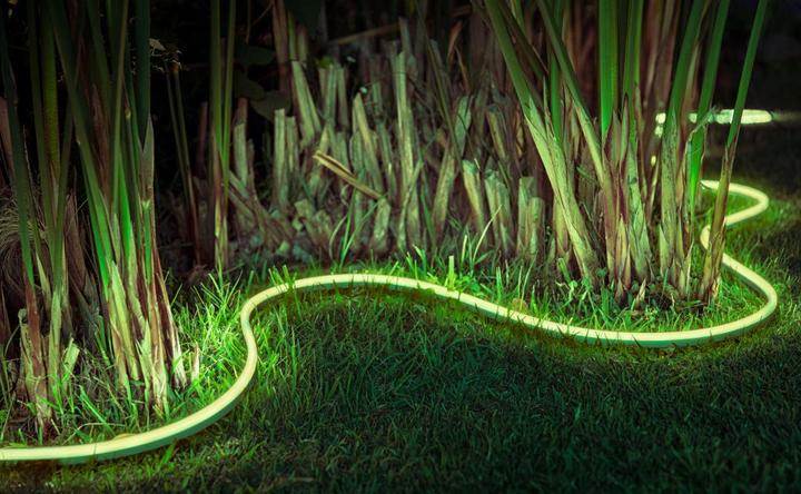 Produktbild Philips Hue Outdoor Erweiterung (RGBW, 200 cm, Outdoor)