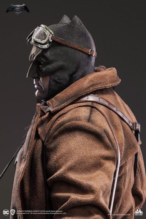 Produktbild Queen Studios DC Comics statuette 1/4 Knightmare Batman 53 cm