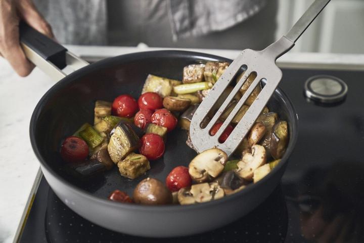 Productafbeelding Zwilling Pure koekenpan 20cm grijs (Koekenpan, Roestvrij staal, 20 x 19 cm)