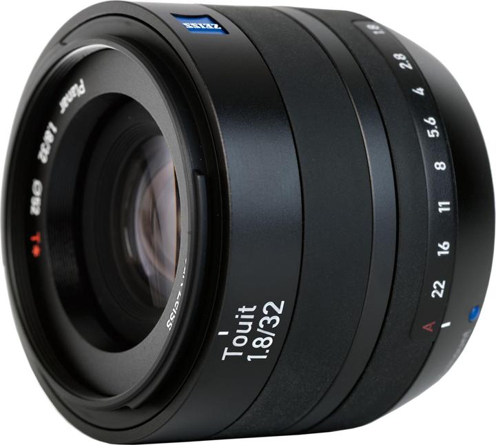Actual product image Zeiss Touit lens, 32mm, f/1.8, Fujinon XF (Fujifilm Fujinon XF, APS-C / DX)