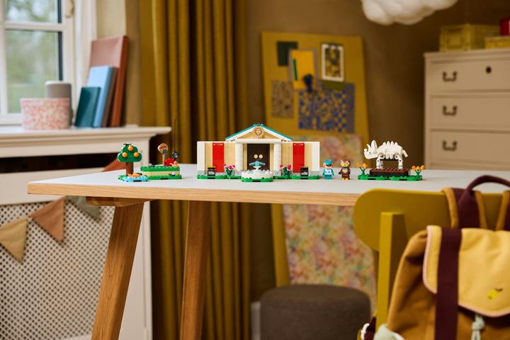 Actual product image LEGO Blathers's museum collection (77056, LEGO Animal Crossing)