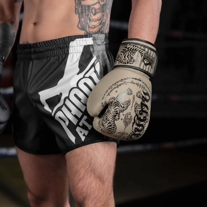 Actual product image Phantom Athletics Boxing gloves Muay Thai (16 OZ, One size)