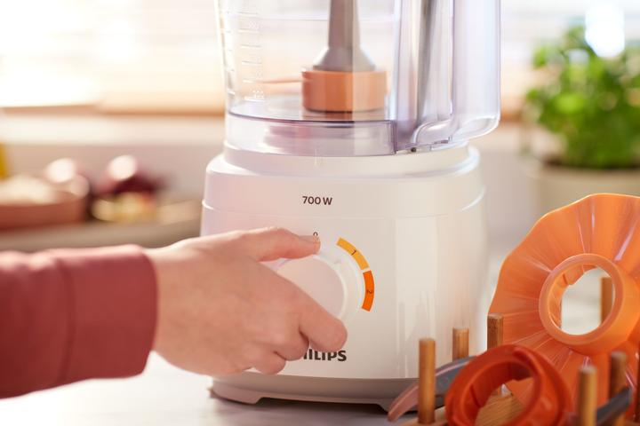 Actual product image Philips Daily Collection HR7310/00 (2100 ml, 700 W)