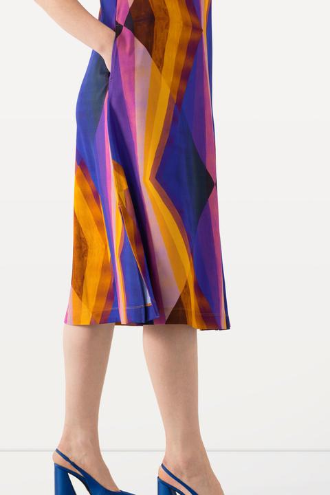 Produktbild Ulla Popken Slinky-Midikleid, geometrisch, V-Ausschnitt, ärmellos (60)