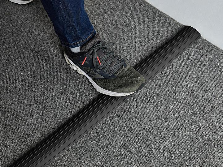 Immagine prodotto Multibrackets Canalina portacavi per piano 60x10000, PVC, nero (Tubazione, 1000 cm)