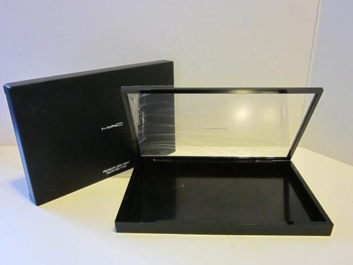 Actual product image MAC Cosmetics Pro Palette Large Single