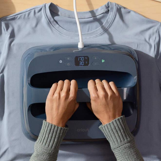 Produktbild Cricut EasyPress SE 25x30cm inkl. Matte Blue (P)