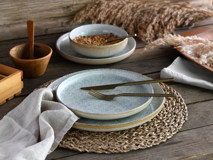 Actual product image CreaTable Uno (12 Piece)