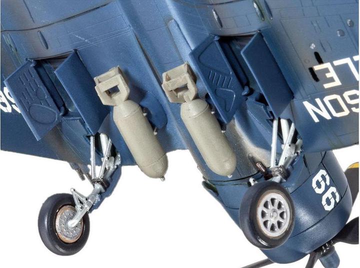Image du produit Revell F4U-4 Corsair
