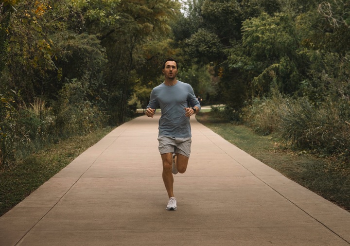 Image du produit Garmin Forerunner 165 (43 mm)