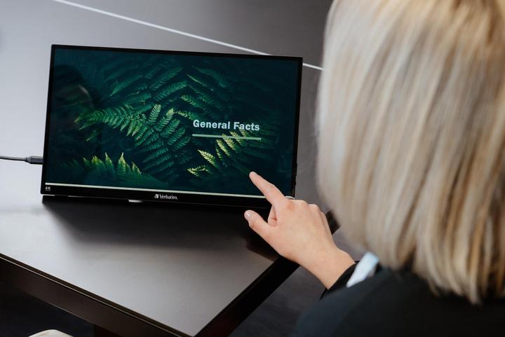 Actual product image Verbatim PMT-15 4K Portable Touchscreen Monitor 15.6" 4K Ultra HD Metal Housing (3840 x 2160 Pixels, 15.60")