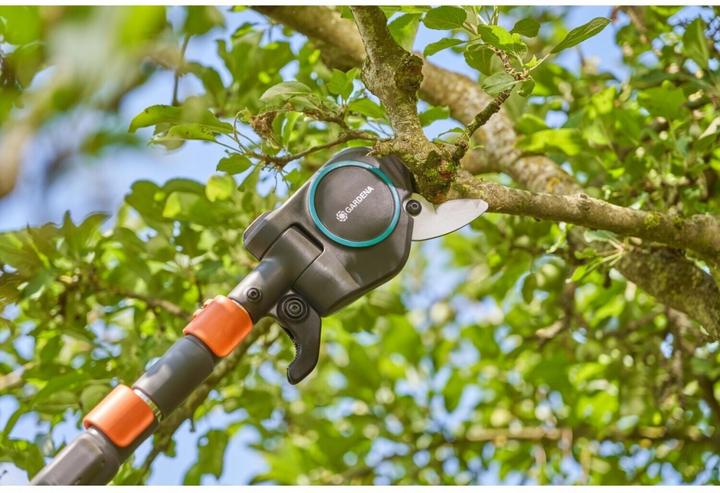 Produktbild Gardena Teleskop-Baumschneider StarCut pro L