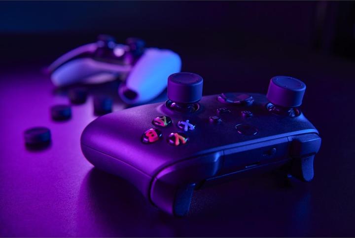 Produktbild Urage Control-Stick-Aufsätze-Set 8in1 für PlayStation/Xbox (PS5)