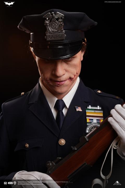 Actual product image Queen Studios The Dark Knight Bust 1/1 The Joker (Police Uniform) 87 cm