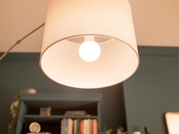 Actual product image Philips Bulbs (E27, 7 W, 806 lm, 6 x, E)