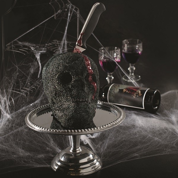 Actual product image Nordic Ware Skull baking tin