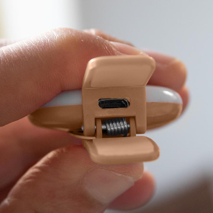 Actual product image Swipe LED Mini Selfie Light Gold (Ring light)