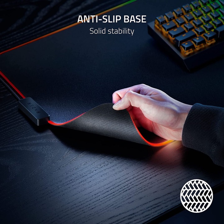 Productafbeelding Razer Strider Chroma (XL)