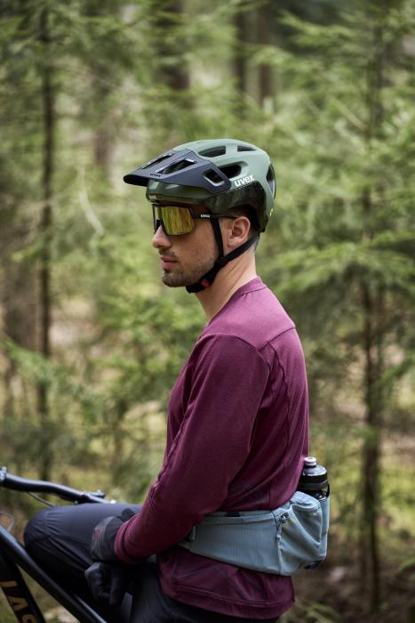 Actual product image Uvex Sports react Mips (56 - 59 cm)