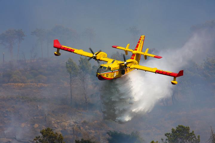 Actual product image Italeri CANADAIR CL-415