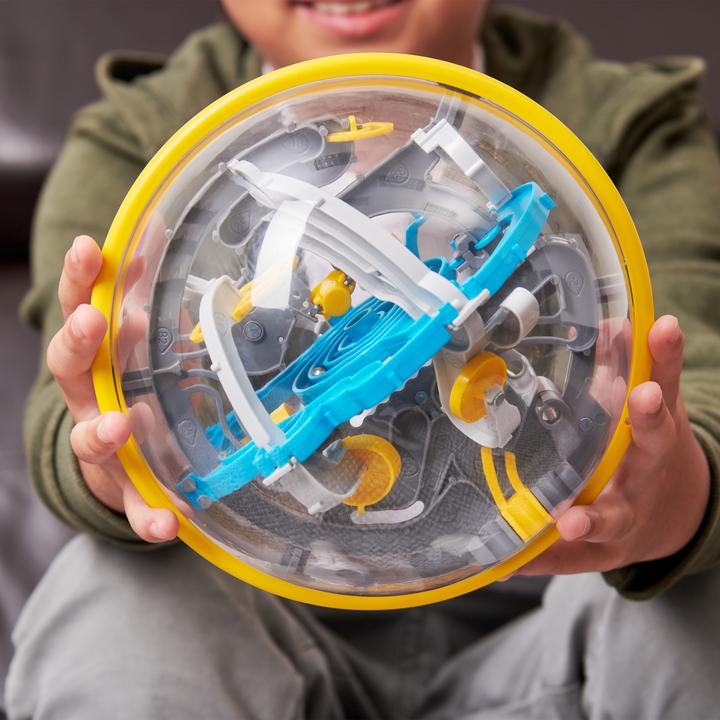 Actual product image Spin Master Perplexus Beast (German)