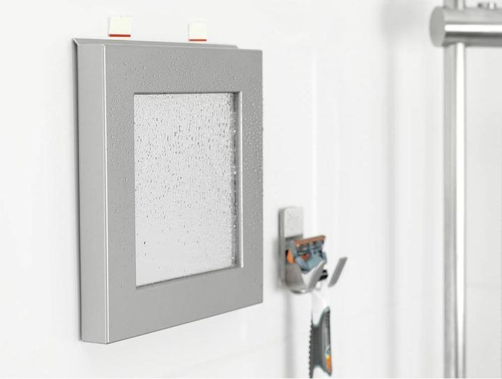 Produktbild tesa 3x wasserfeste Powerstrips LARGE, 2kg Halteleistung, 18 doppelseitige Klebestreifen