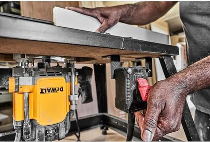 Produktbild DeWalt Oberfräse