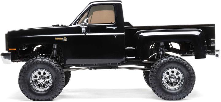 Image du produit Axial SCX10 III Base Camp 1982 Chevy K10 4X4 RTR (RTR Prêt à fonctionner)