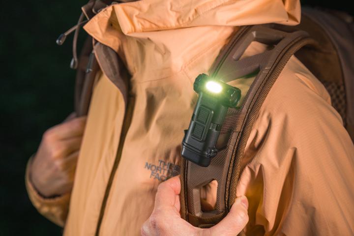 Produktbild Coast HX4R Clip-On-Lampe + rotes Licht - 100 Lumen (100 lm)