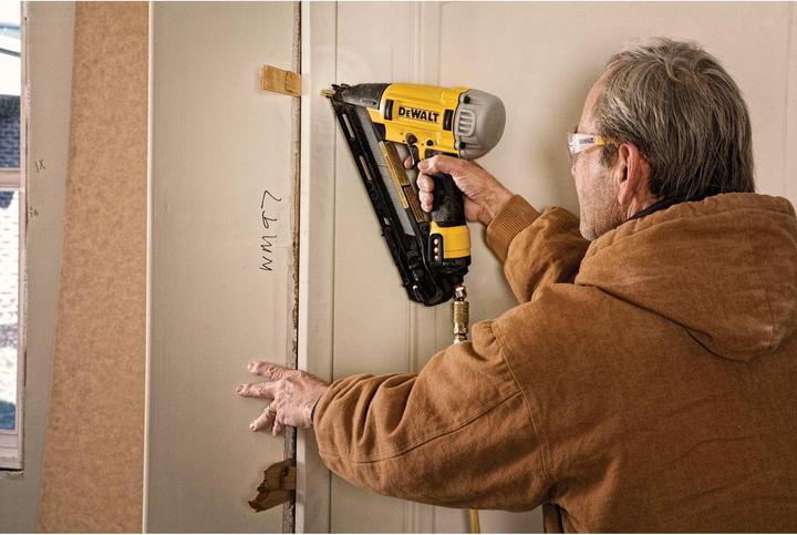 Actual product image DeWalt Nagler