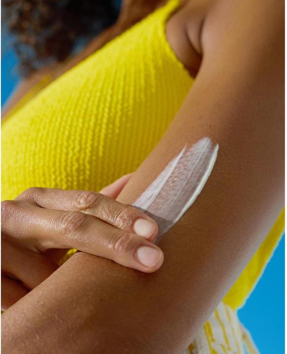 Actual product image NIVEA Schutz & Pflege (Sun spray, SPF 50+, 200 ml, 246 g)