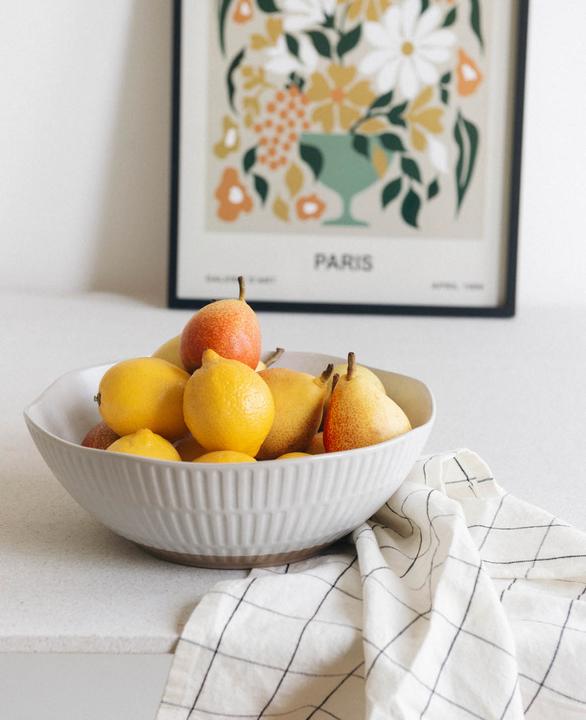 Actual product image Esmée Large ceramic bowl / dish with wavy rim, Ø 30 x H 10 cm