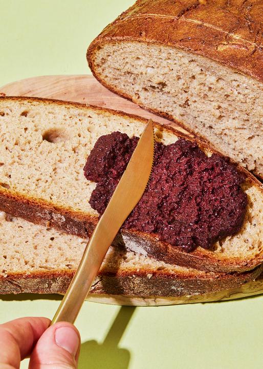 Actual product image KoRo Organic spread with black olives (350 g)