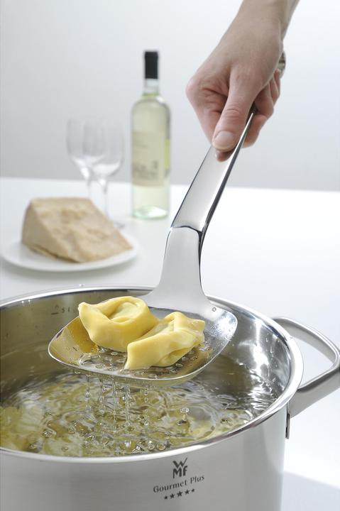 Actual product image WMF Kochtopf Fleischtopf Induktion 24cm Metalldeckel Gourmet Plus Edelstahl 18/10 (24 cm, Pot, Stainless steel)